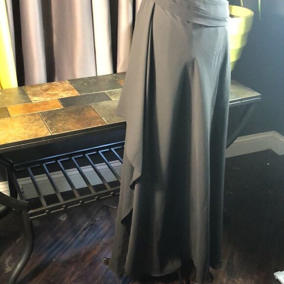 David’s Bridal DB Studio Celebrate full length black one shoulder gown size 6 - Picture 2 of 11